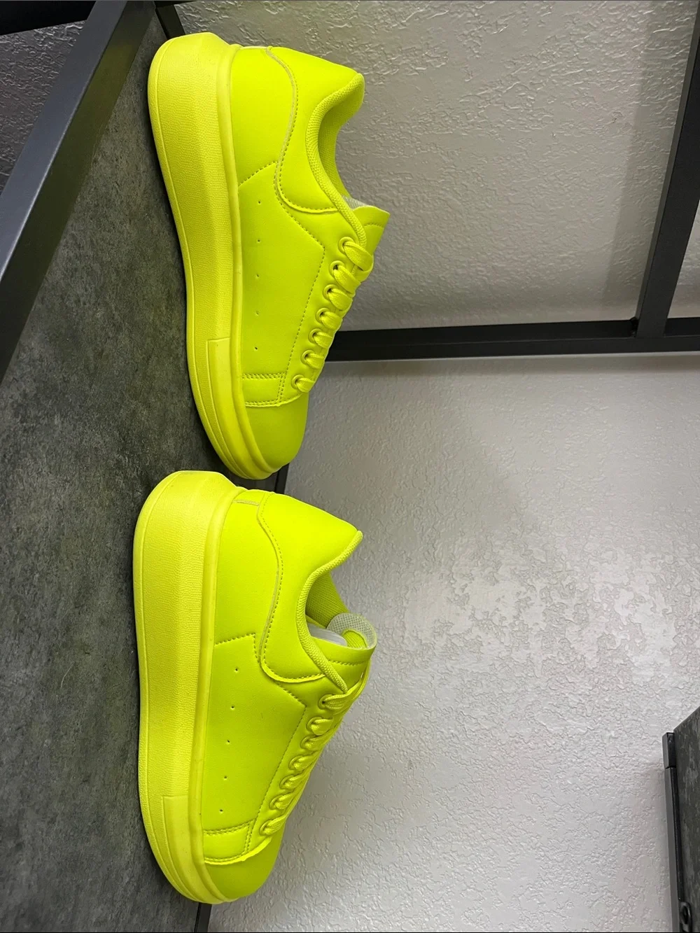 Berness bold neon